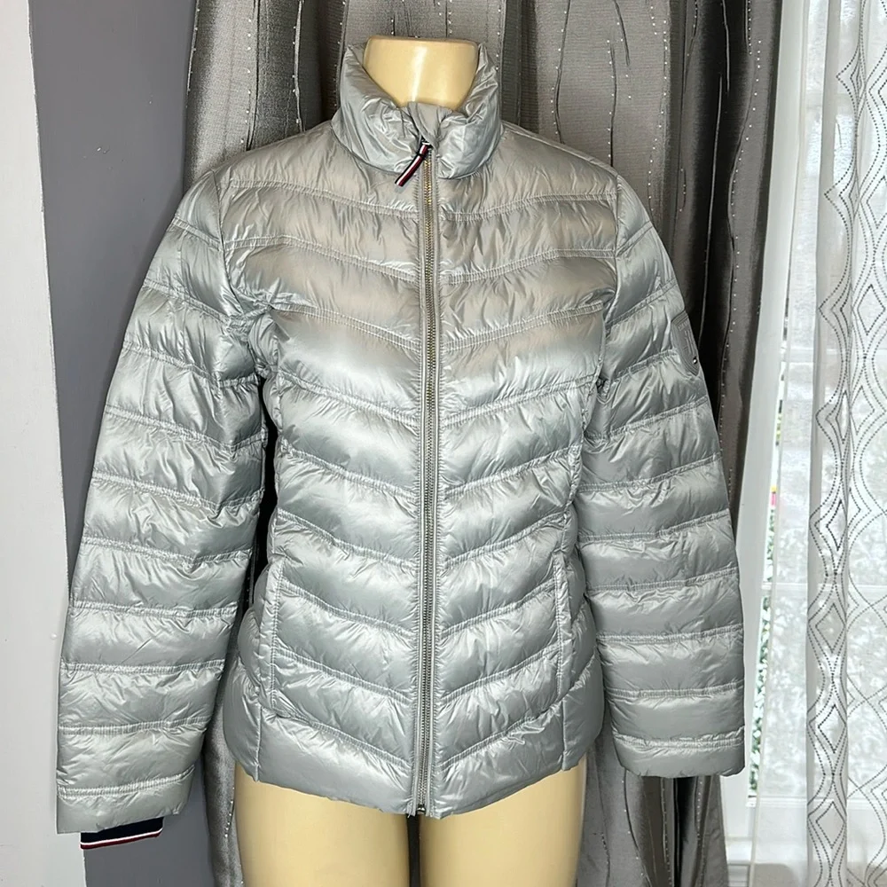 Tommy Hilfiger women’s jacket color gray size S/P Insulation Luxe. - Picture 1 of 7
